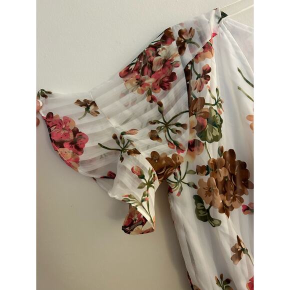 NWT Entro Surplice Flutter Sleeve Romper Size Small - Picture 4 of 10